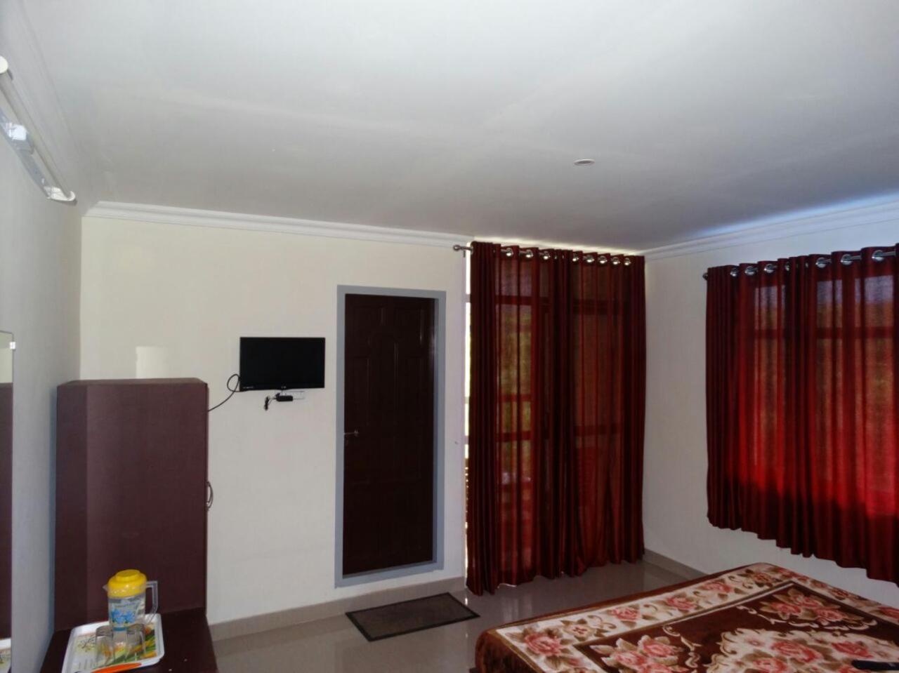 Eden Holidays Ev Мунар Екстериор снимка