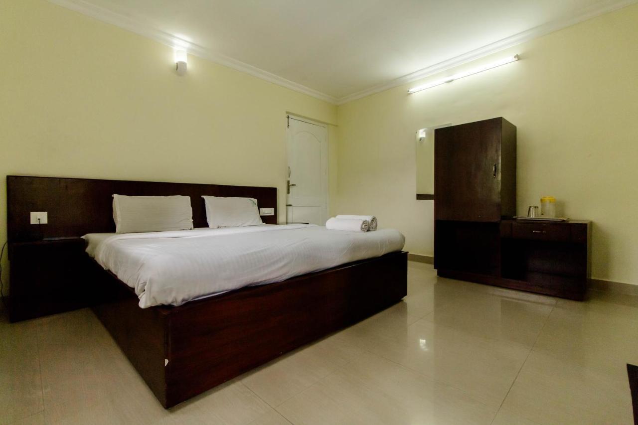 Eden Holidays Ev Мунар Екстериор снимка