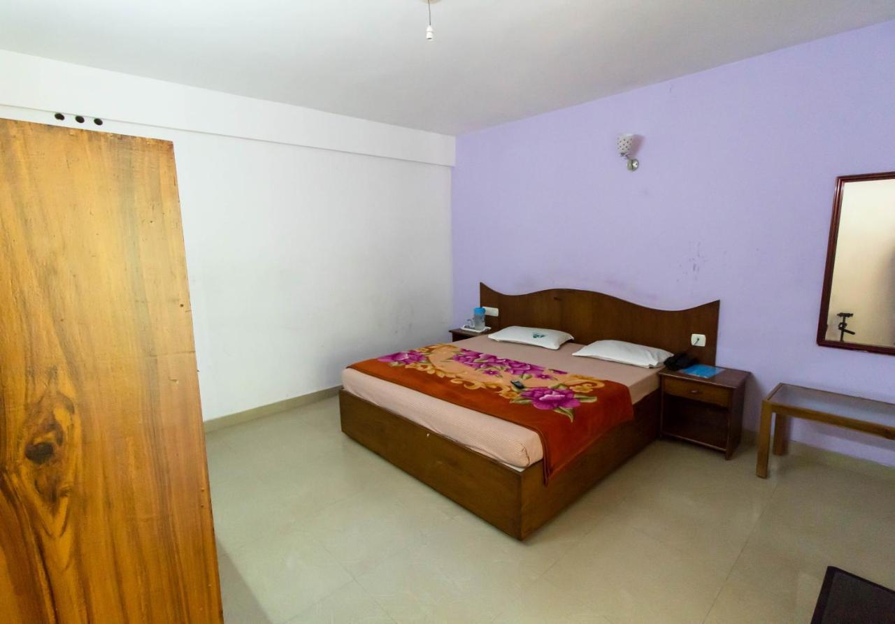 Eden Holidays Ev Мунар Екстериор снимка
